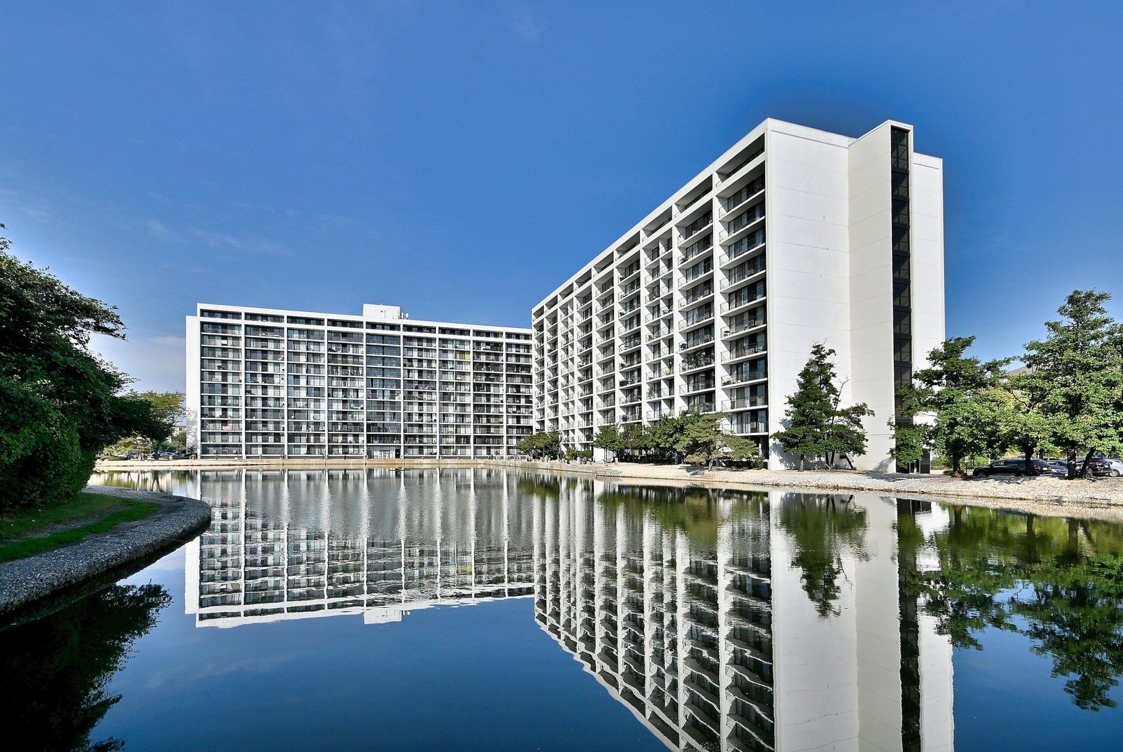 2015 S Finley Road #903, Lombard, IL 60148