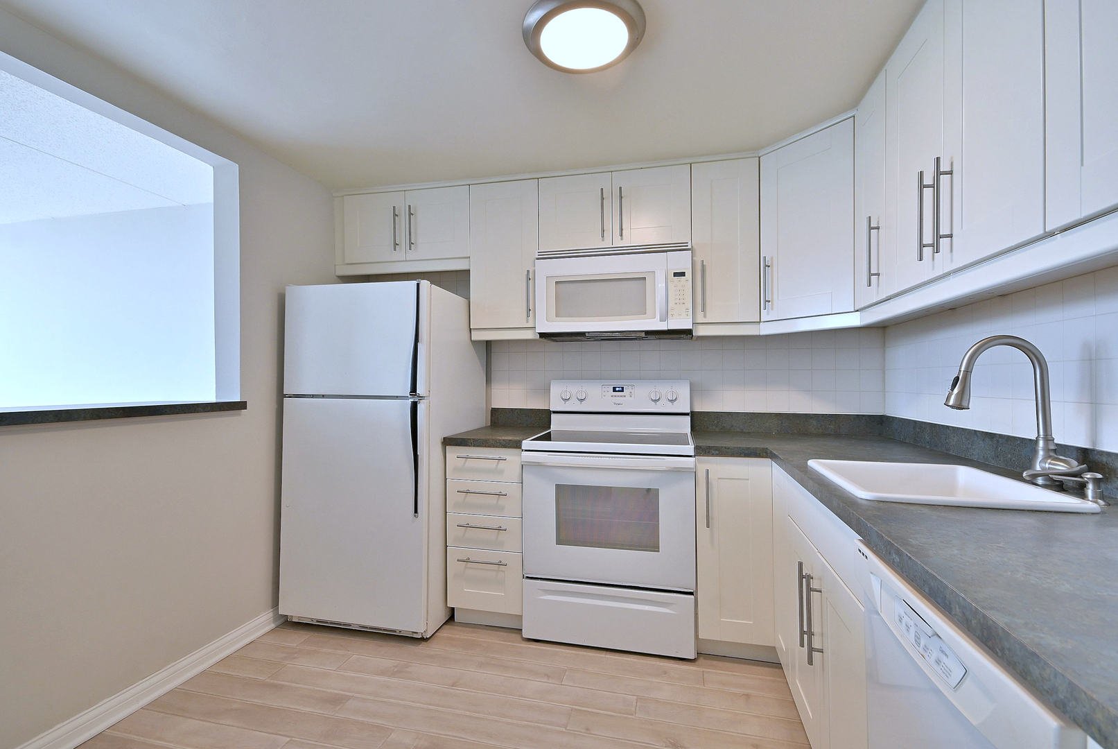 2015 S Finley Road #903, Lombard, IL 60148