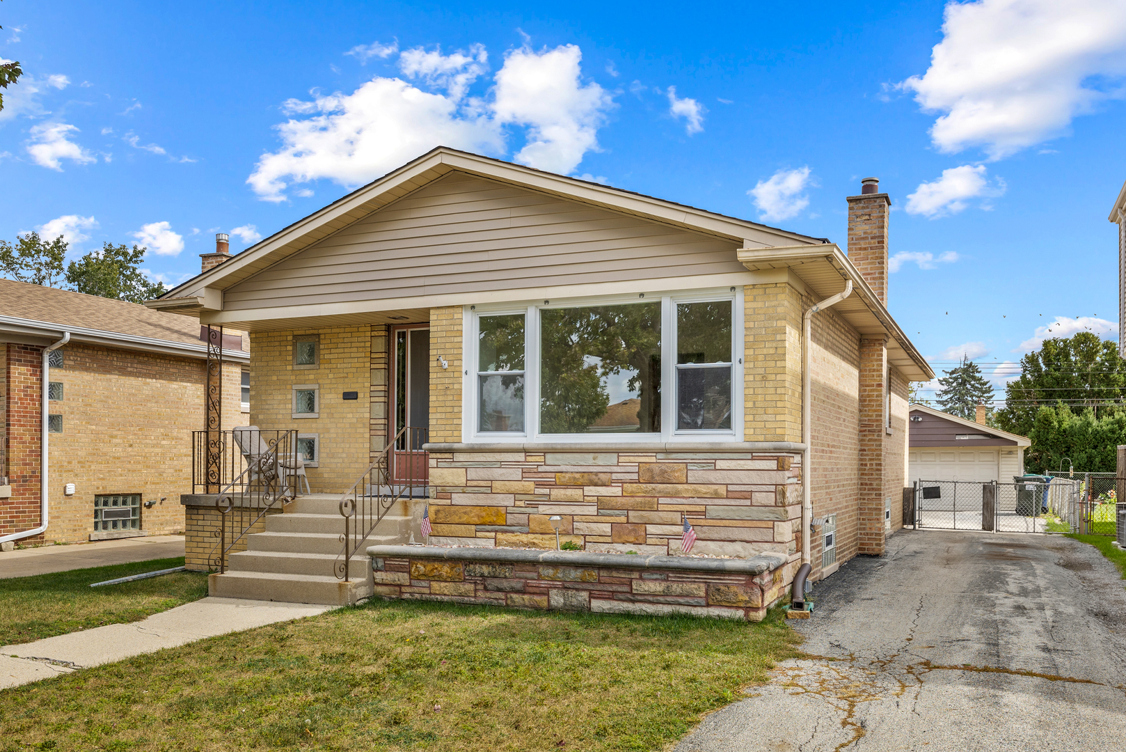 9117 S Clifton Park Avenue, Evergreen Park, IL 60805