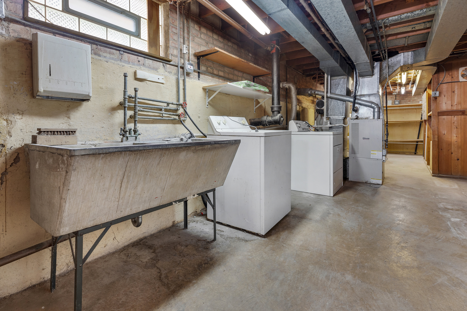 9117 S Clifton Park Avenue, Evergreen Park, IL 60805