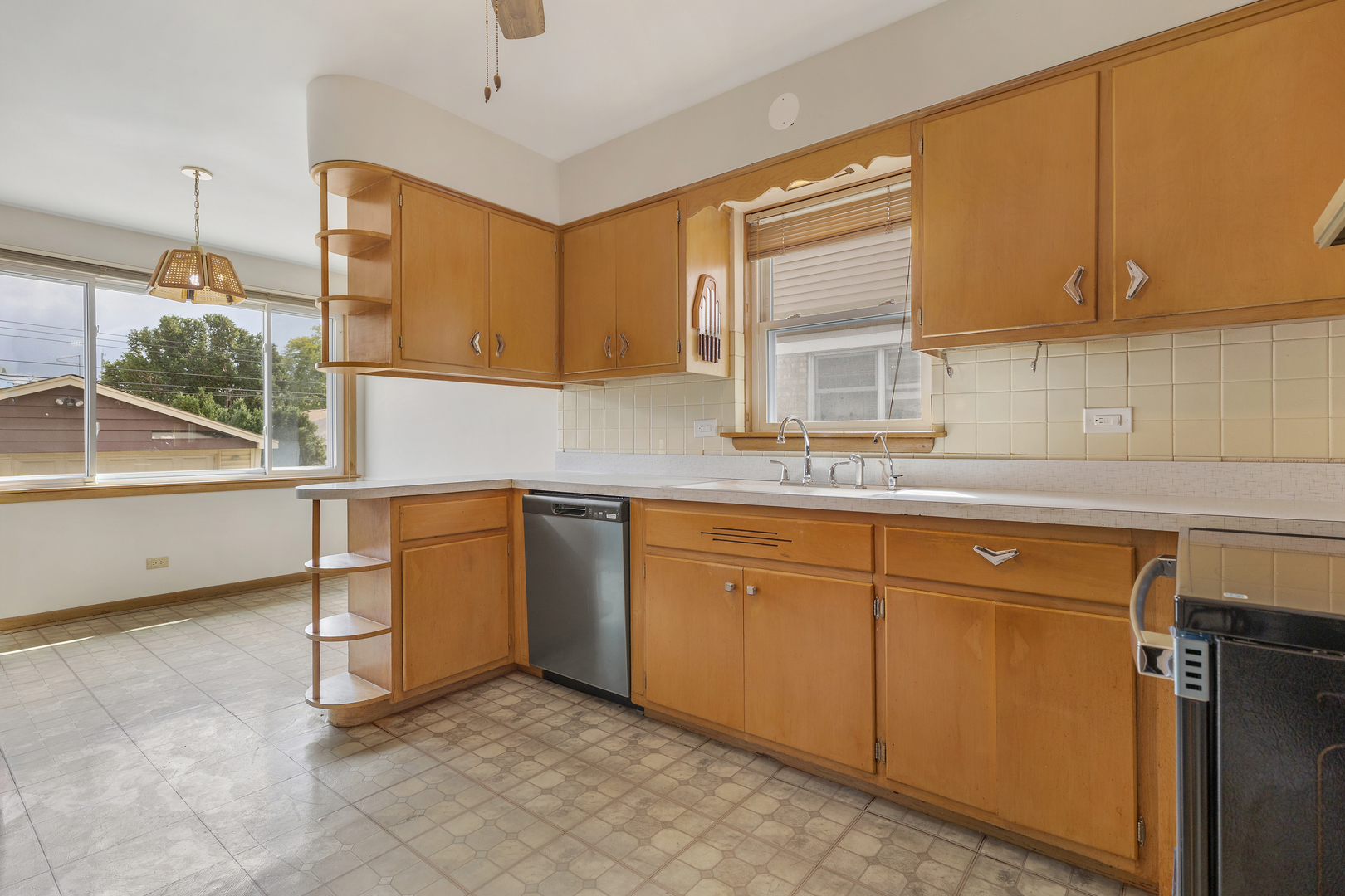 9117 S Clifton Park Avenue, Evergreen Park, IL 60805