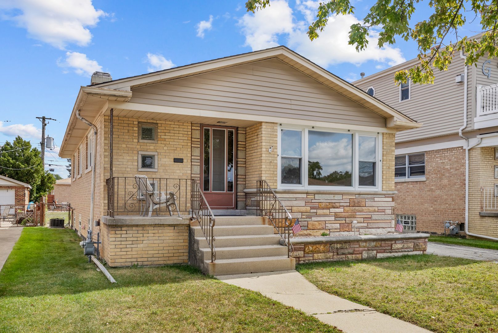 9117 S Clifton Park Avenue, Evergreen Park, IL 60805