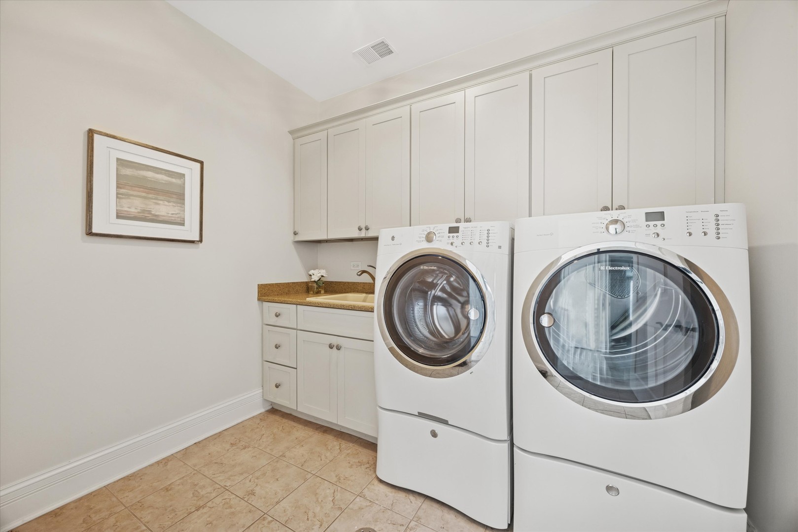 80 W Kennedy Lane #304, Hinsdale, IL 60521