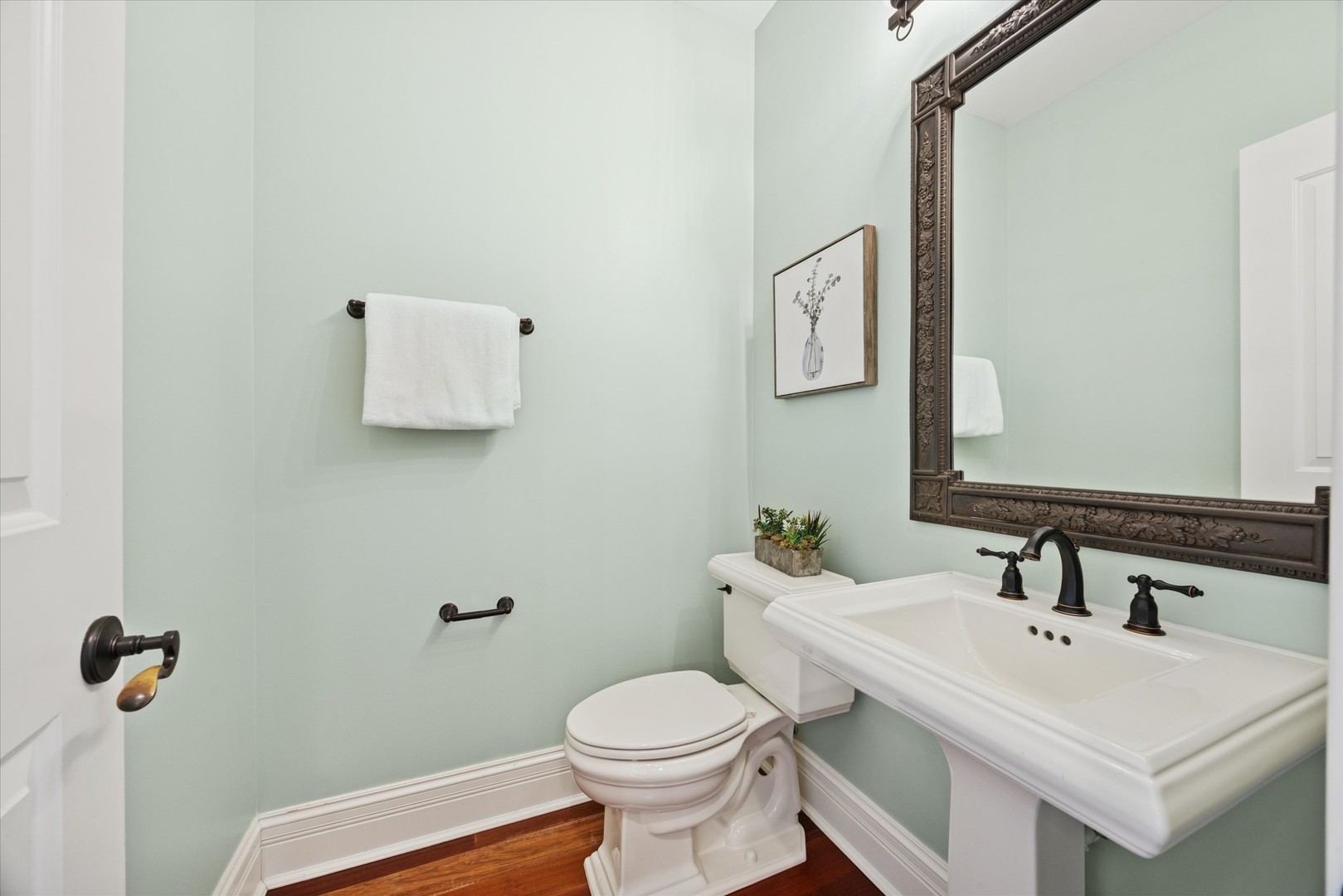 80 W Kennedy Lane #304, Hinsdale, IL 60521