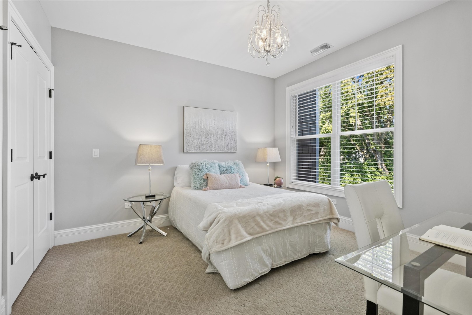 80 W Kennedy Lane #304, Hinsdale, IL 60521