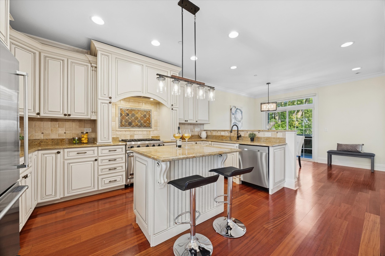 80 W Kennedy Lane #304, Hinsdale, IL 60521