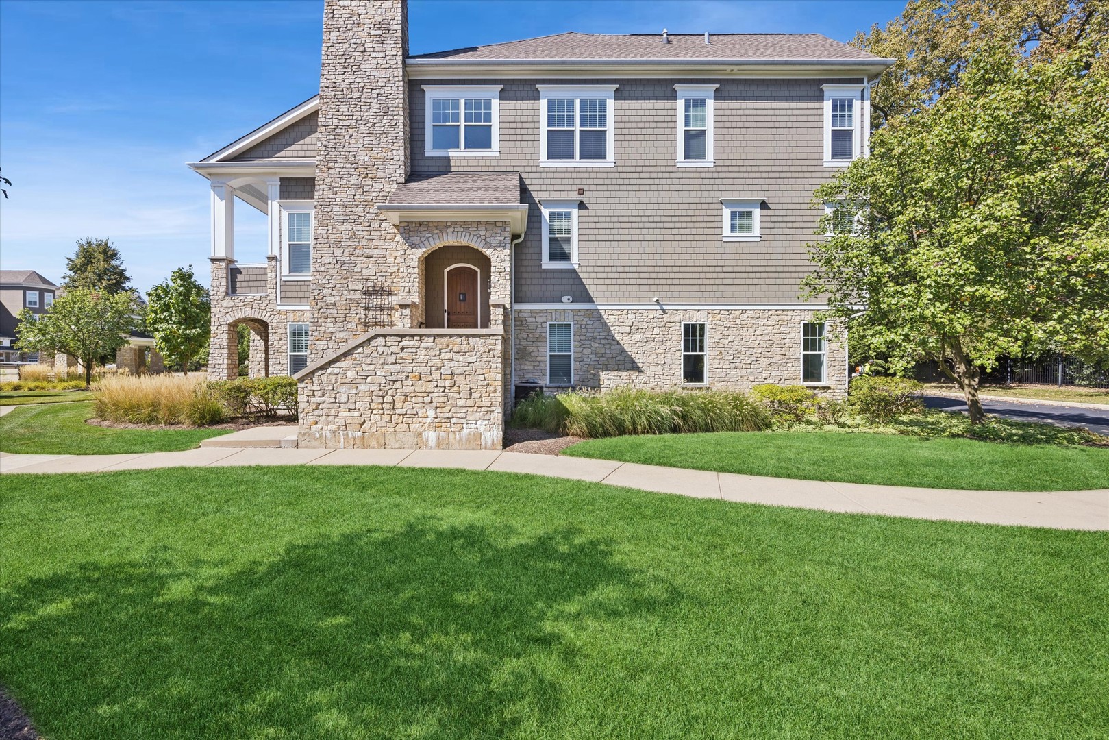 80 W Kennedy Lane #304, Hinsdale, IL 60521