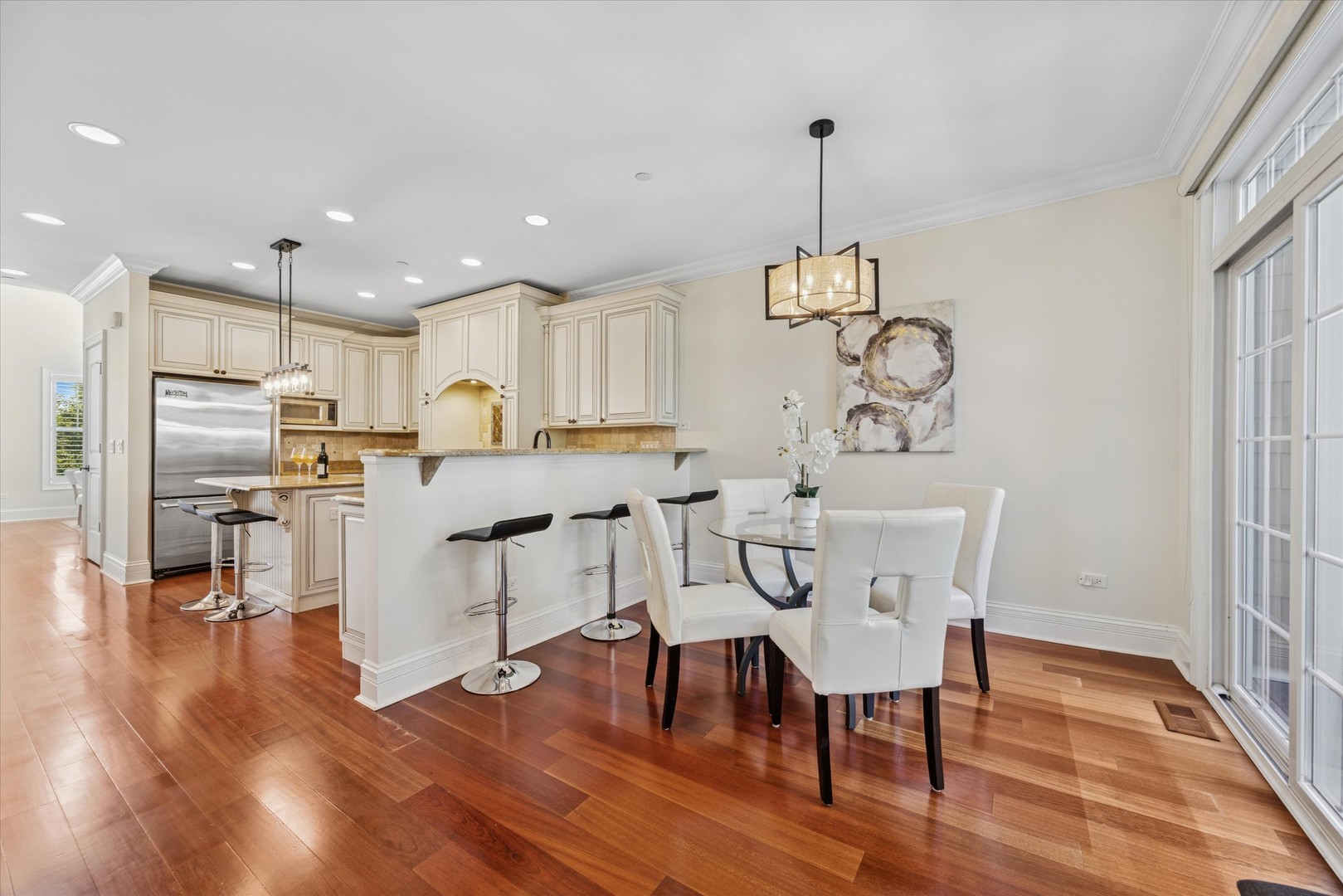 80 W Kennedy Lane #304, Hinsdale, IL 60521