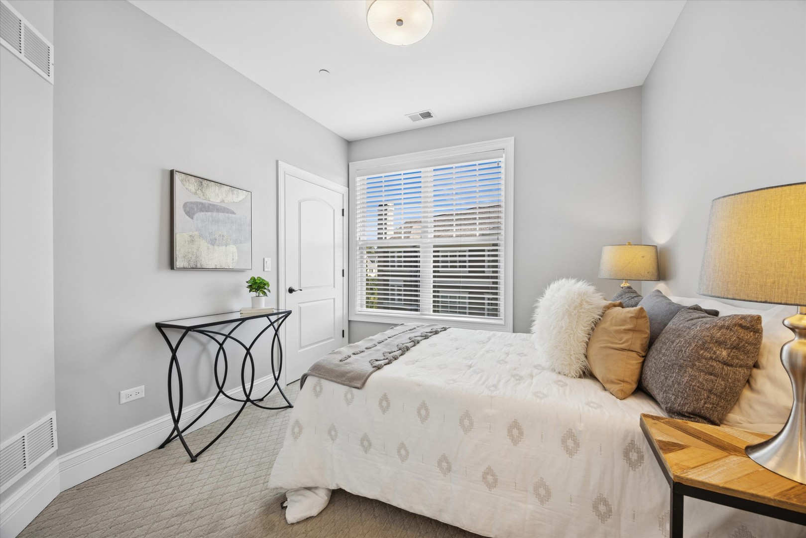 80 W Kennedy Lane #304, Hinsdale, IL 60521