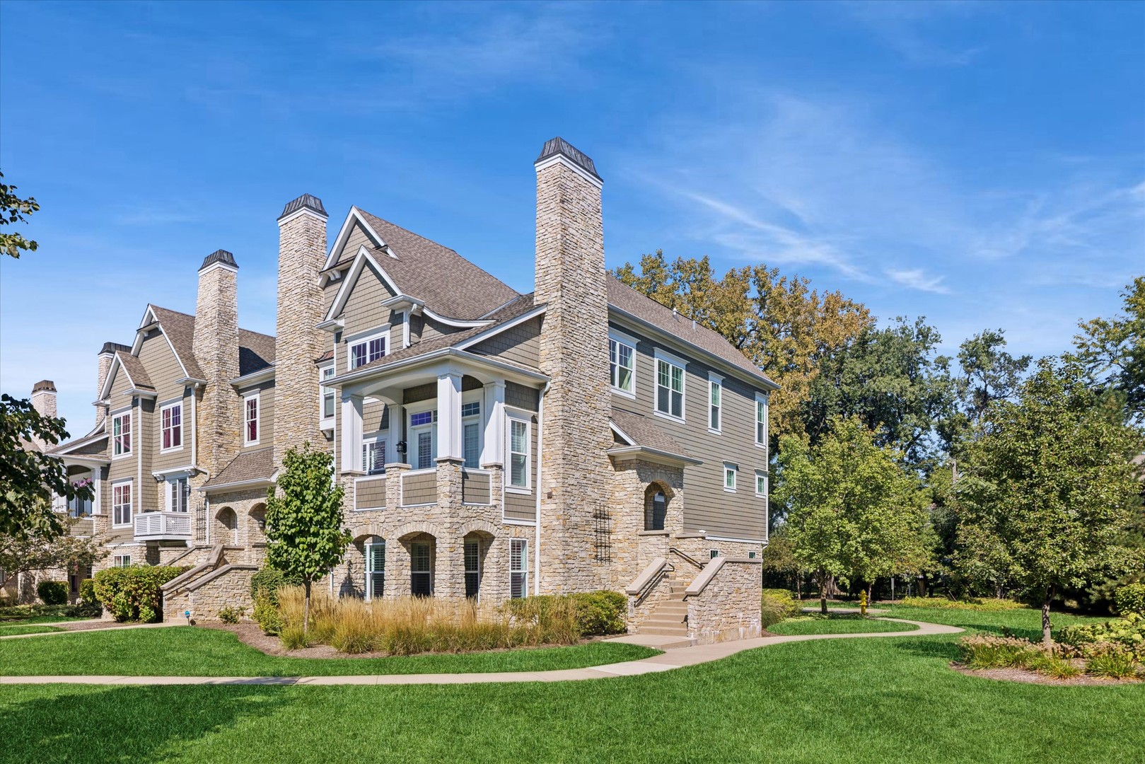 80 W Kennedy Lane #304, Hinsdale, IL 60521