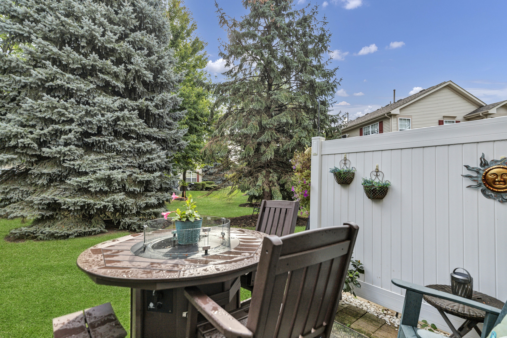 730 Stuarts Drive #730, St. Charles, IL 60174