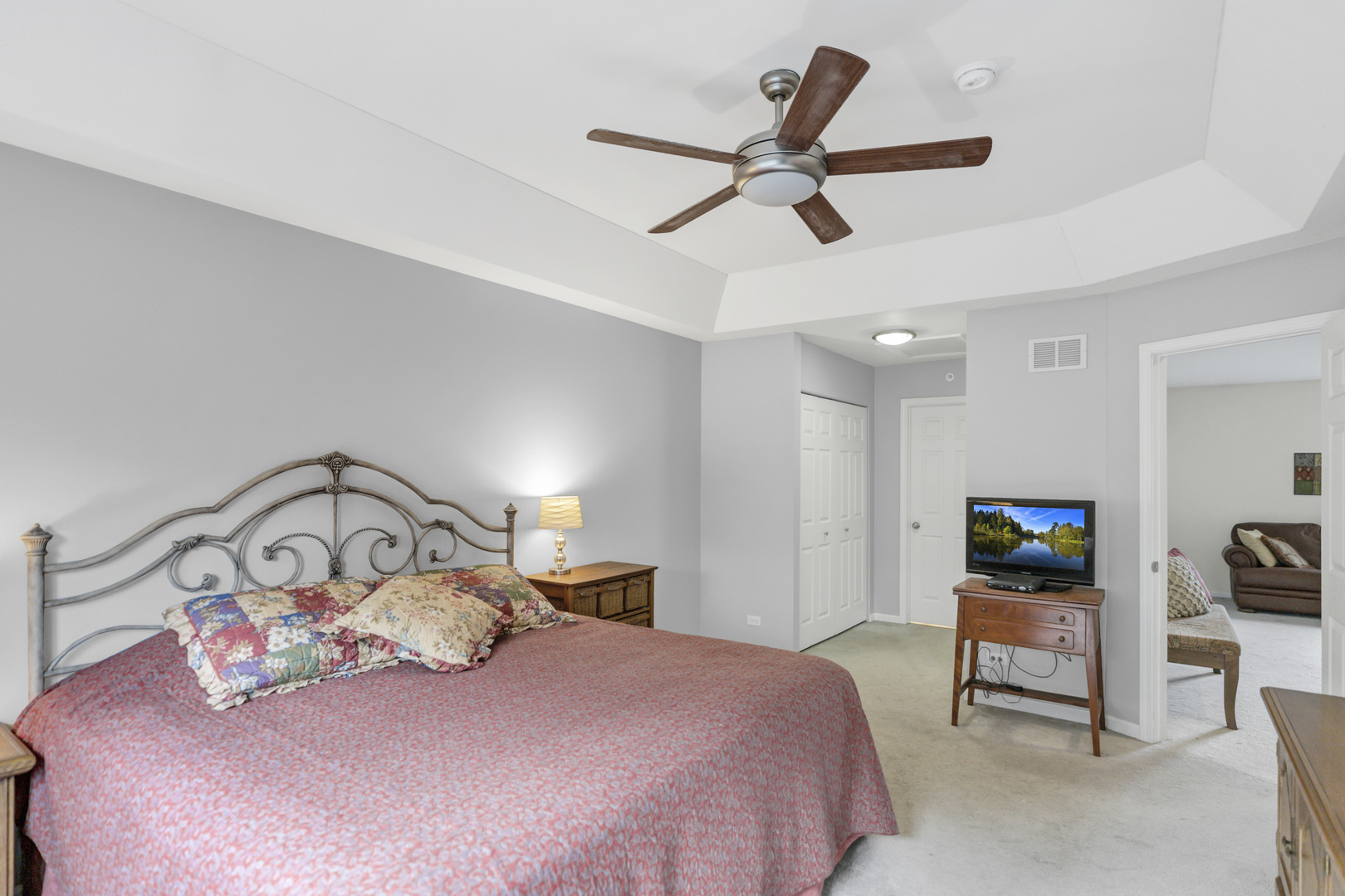 730 Stuarts Drive #730, St. Charles, IL 60174