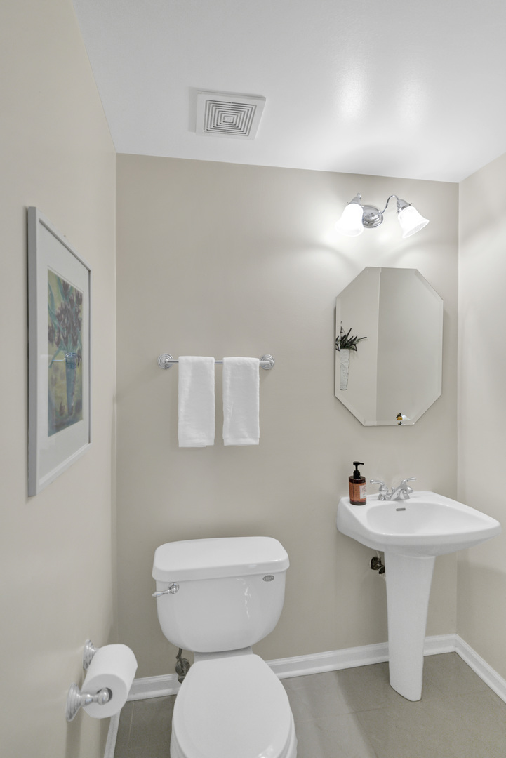 730 Stuarts Drive #730, St. Charles, IL 60174