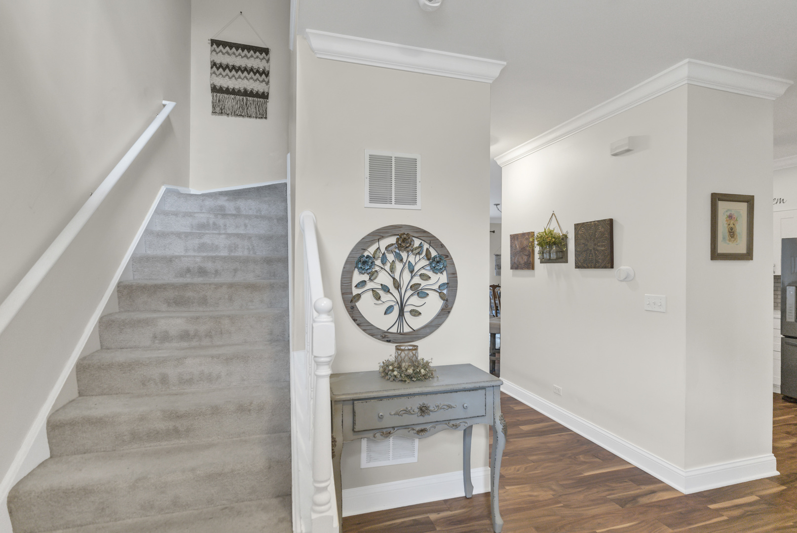 730 Stuarts Drive #730, St. Charles, IL 60174