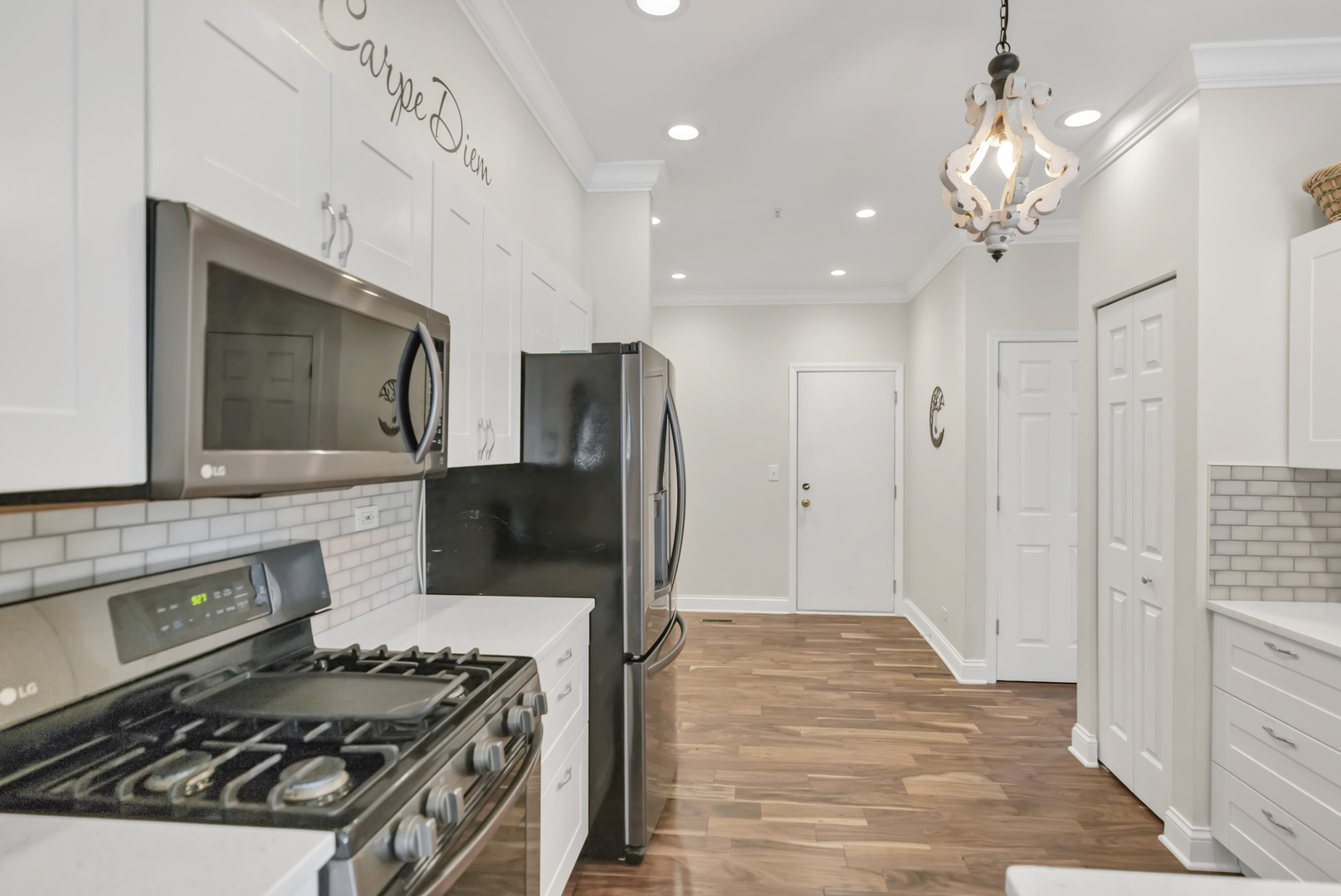 730 Stuarts Drive #730, St. Charles, IL 60174