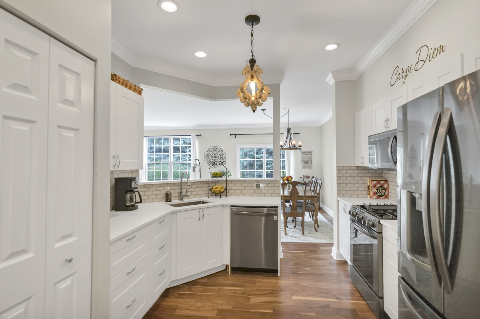 730 Stuarts Drive #730, St. Charles, IL 60174