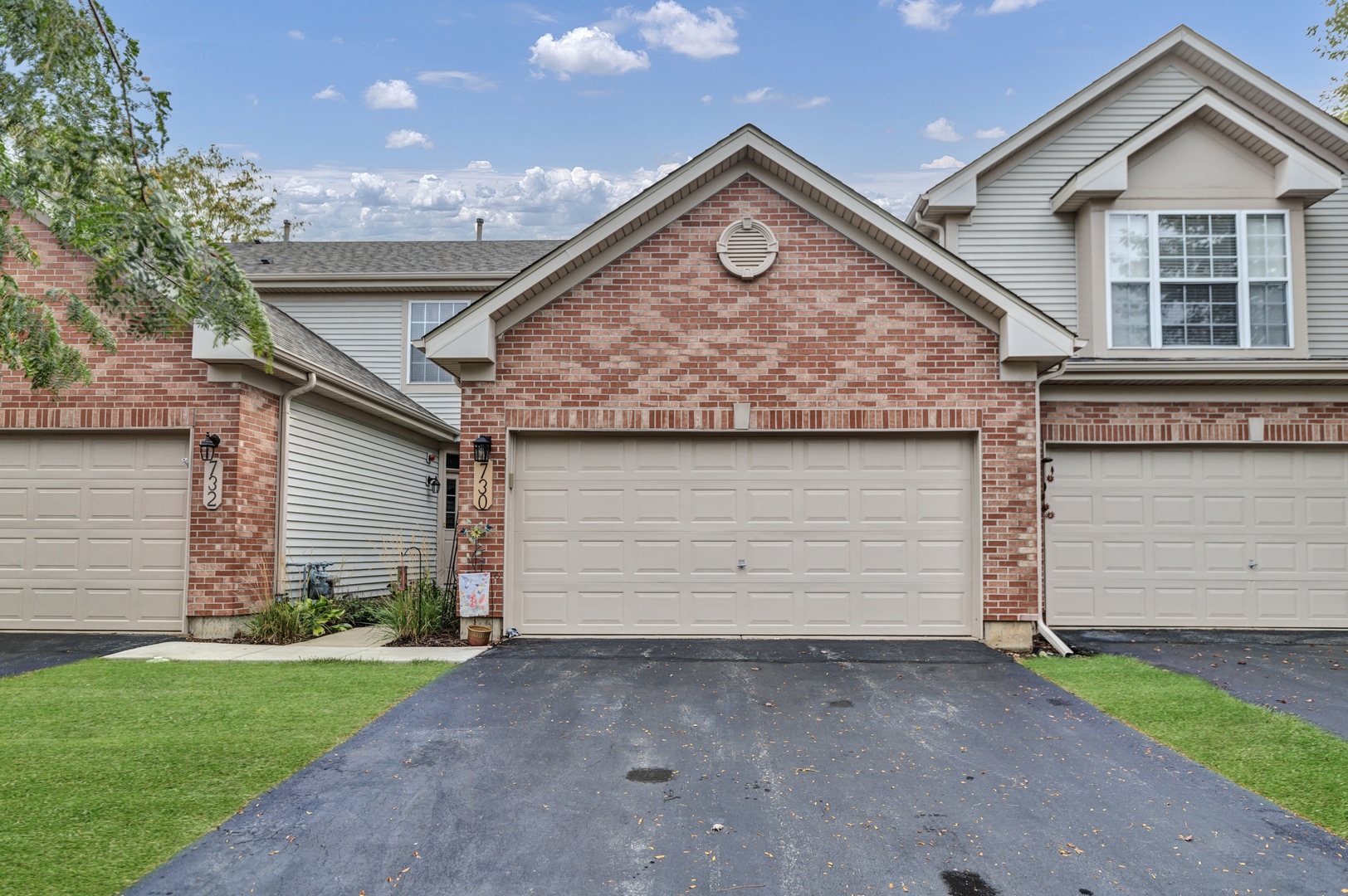 730 Stuarts Drive #730, St. Charles, IL 60174