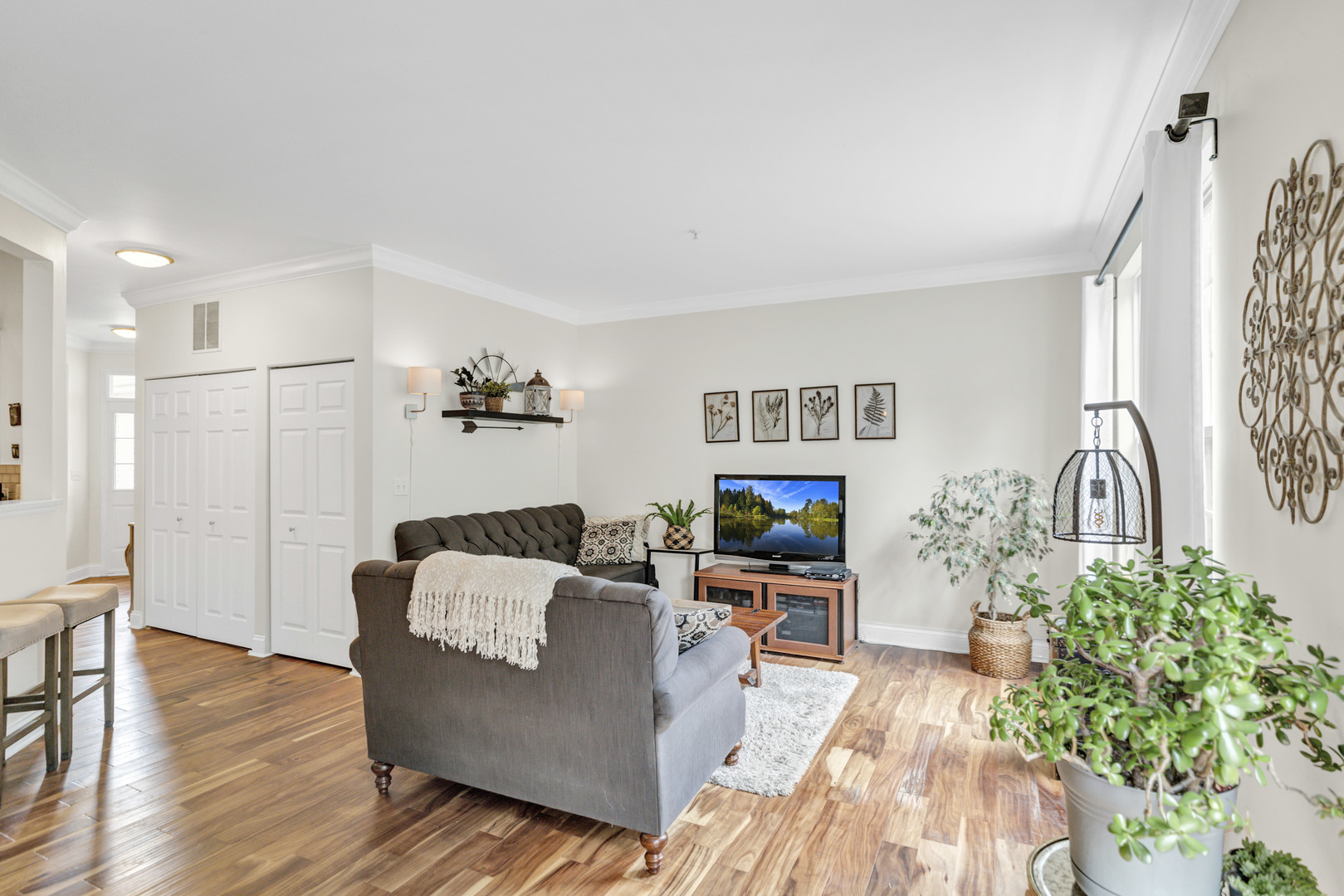 730 Stuarts Drive #730, St. Charles, IL 60174