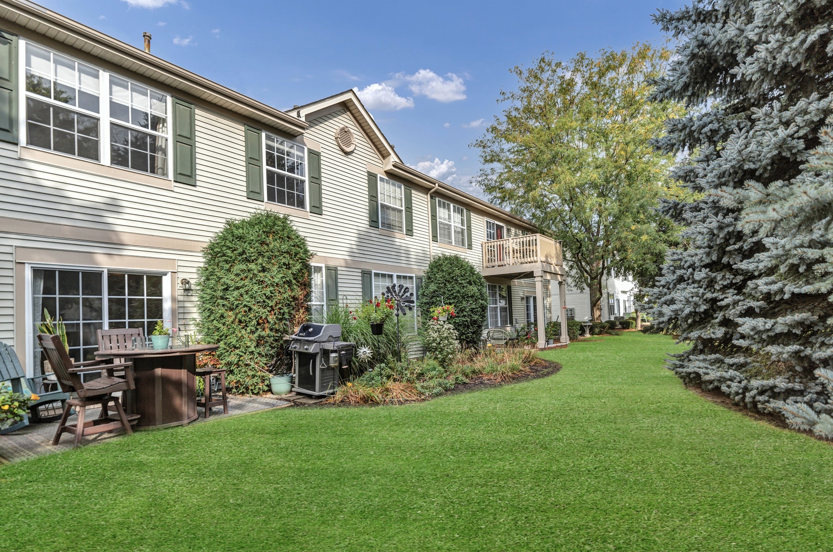 730 Stuarts Drive #730, St. Charles, IL 60174