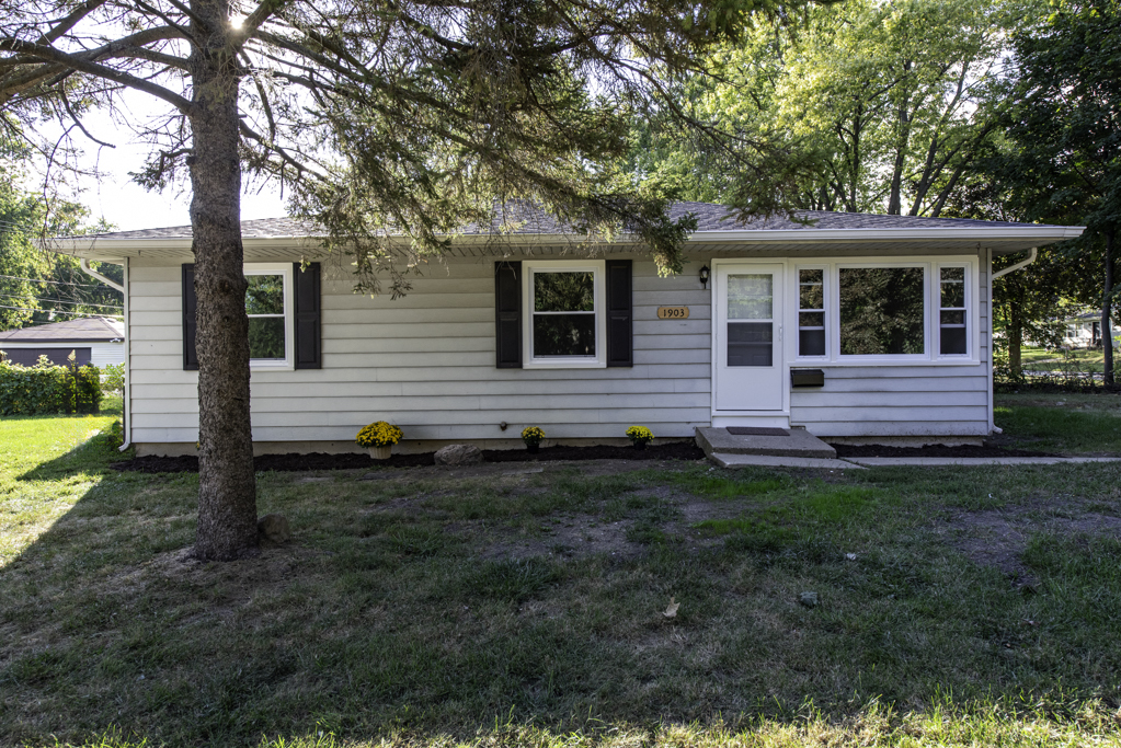 1903 20th Street, Zion, IL 60099