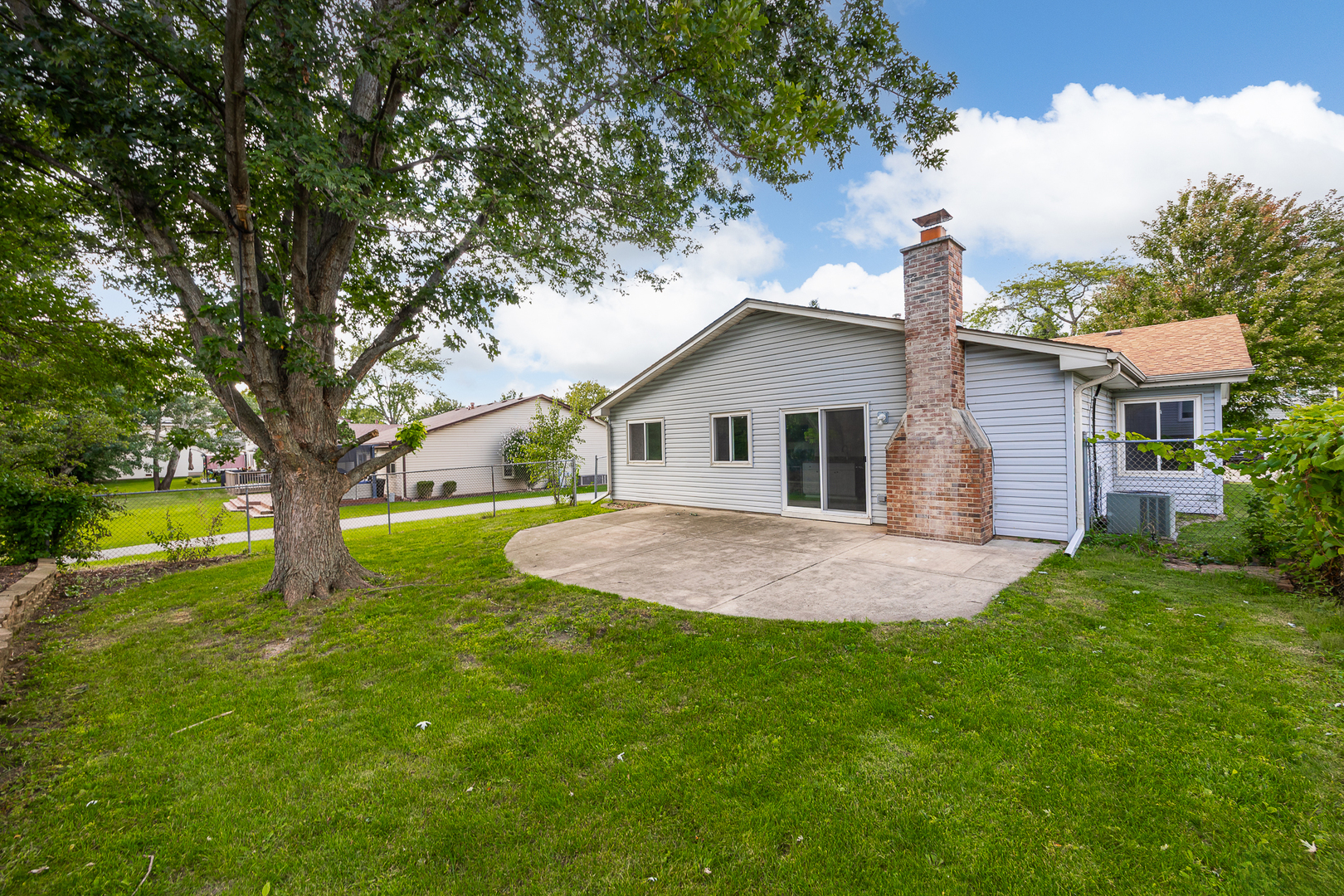 14 Kildeer Court, Woodridge, IL 60517