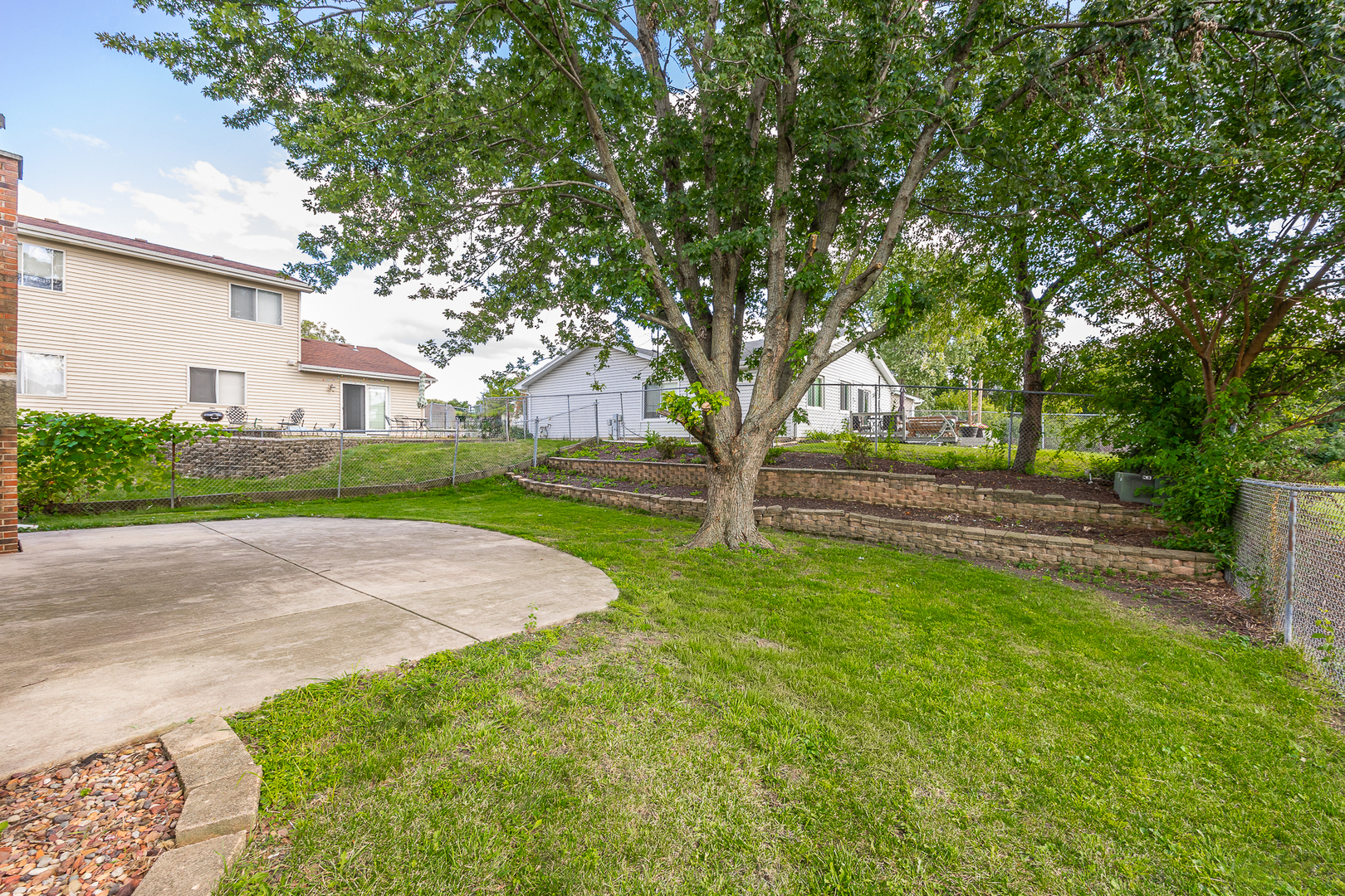 14 Kildeer Court, Woodridge, IL 60517