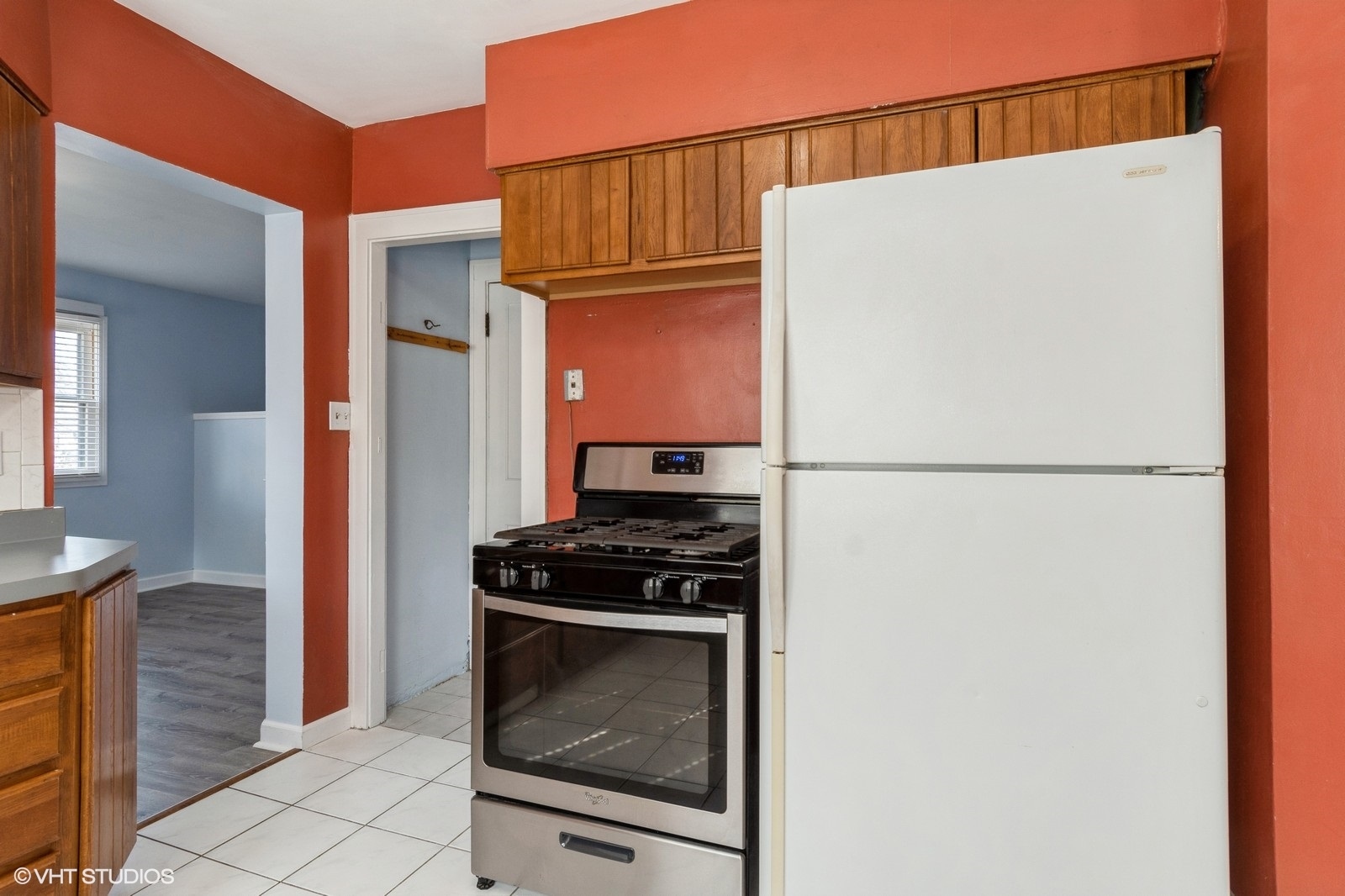 220 S Linden Avenue, Westmont, IL 60559