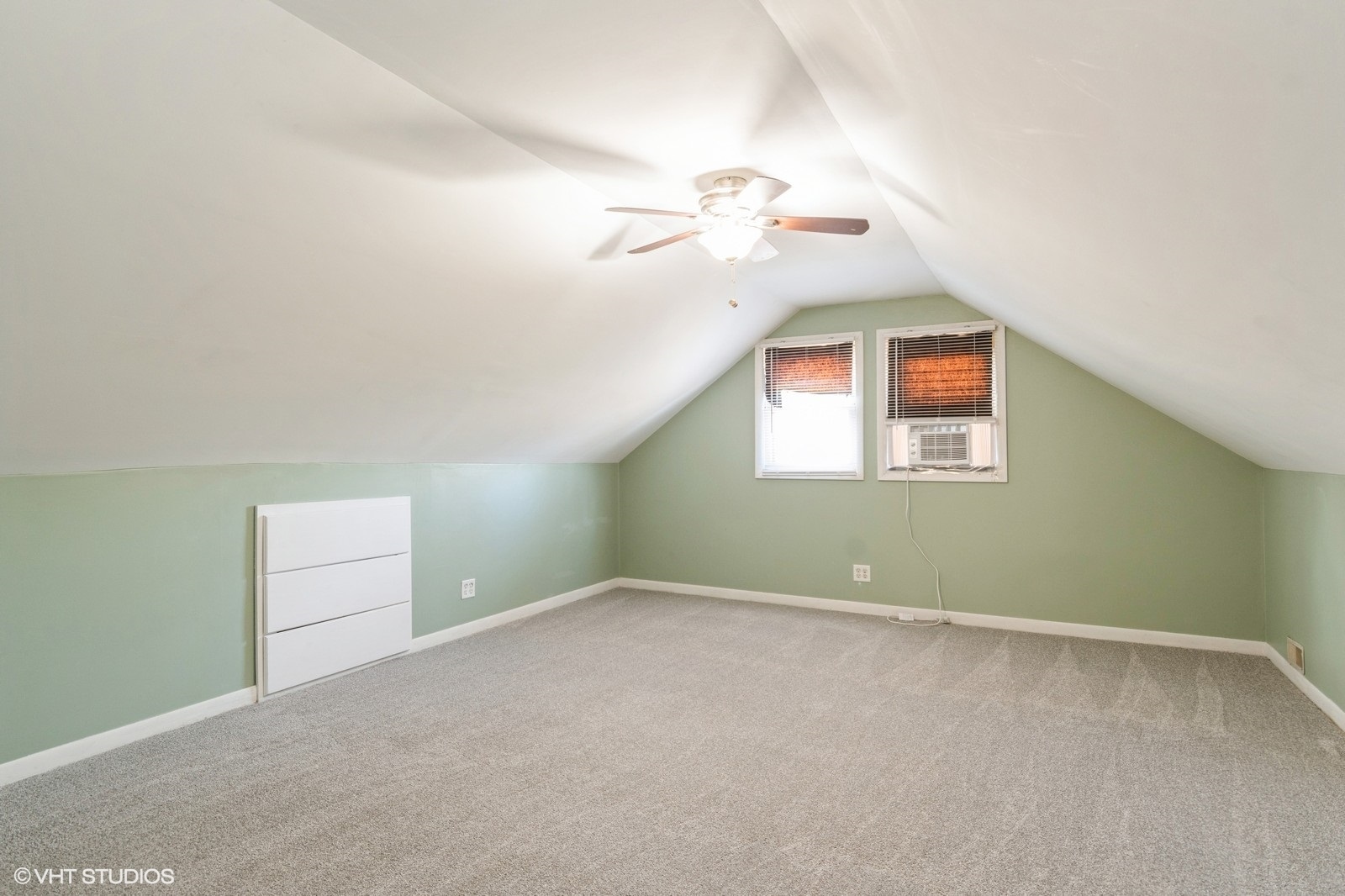 220 S Linden Avenue, Westmont, IL 60559