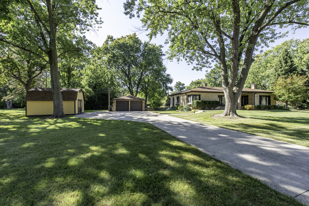 38176 N De Woody Road, Beach Park, IL 60087