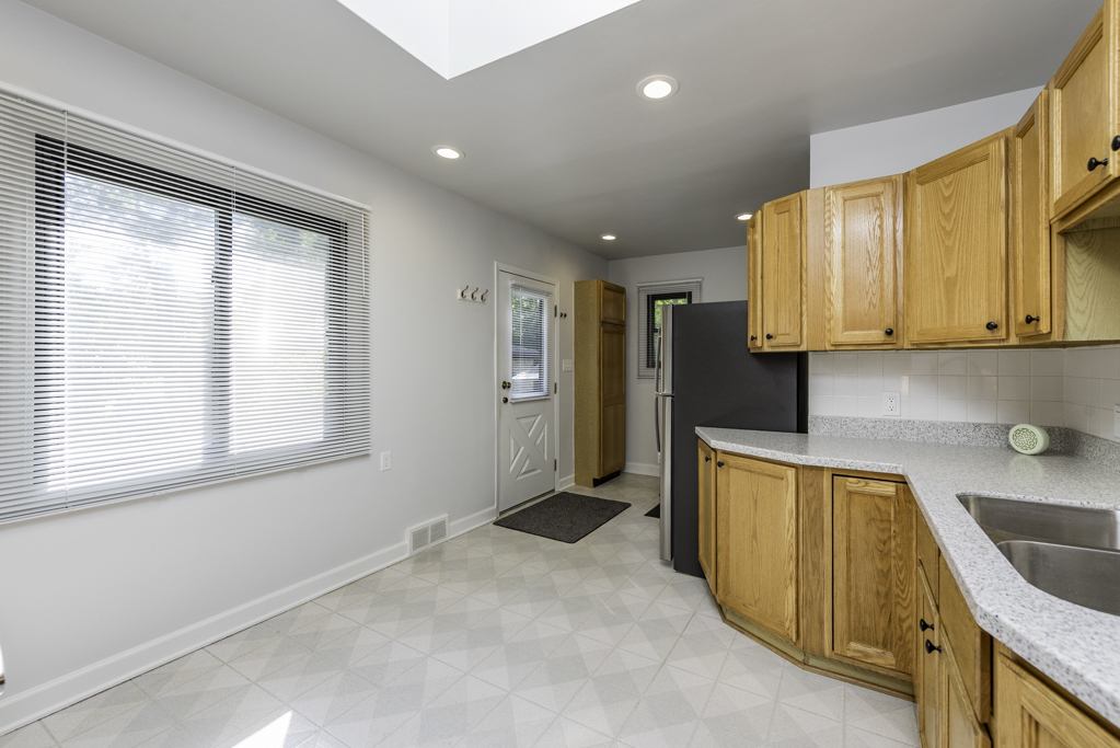 38176 N De Woody Road, Beach Park, IL 60087