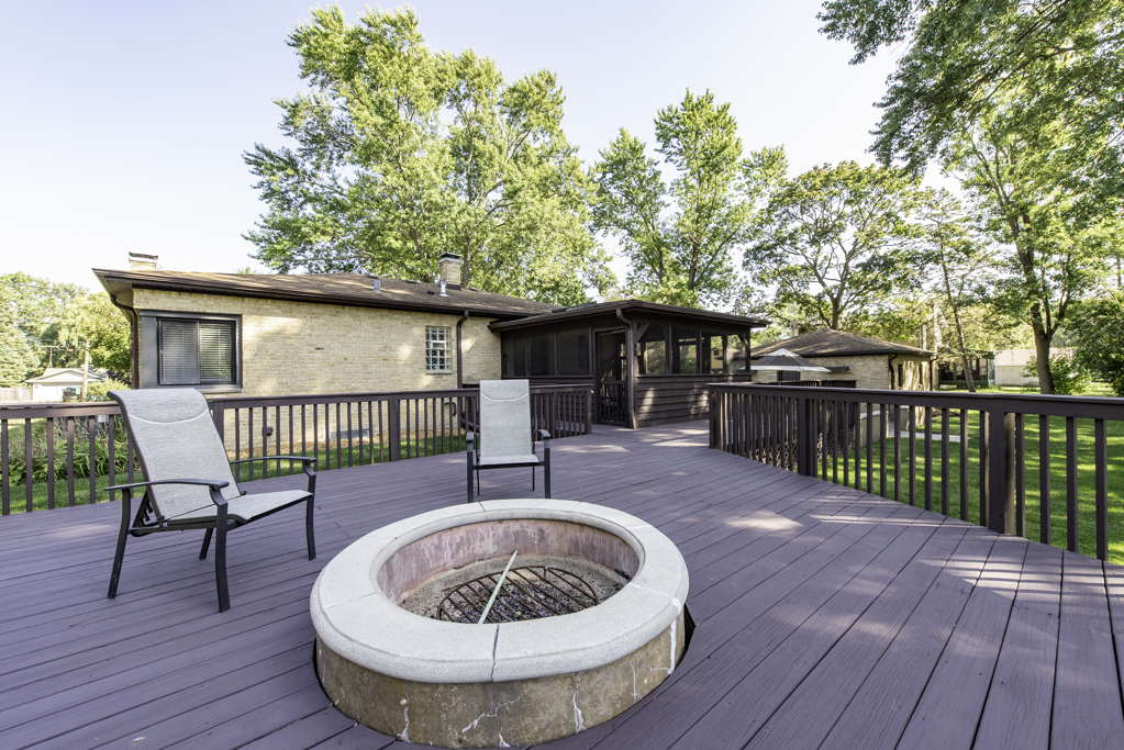 38176 N De Woody Road, Beach Park, IL 60087