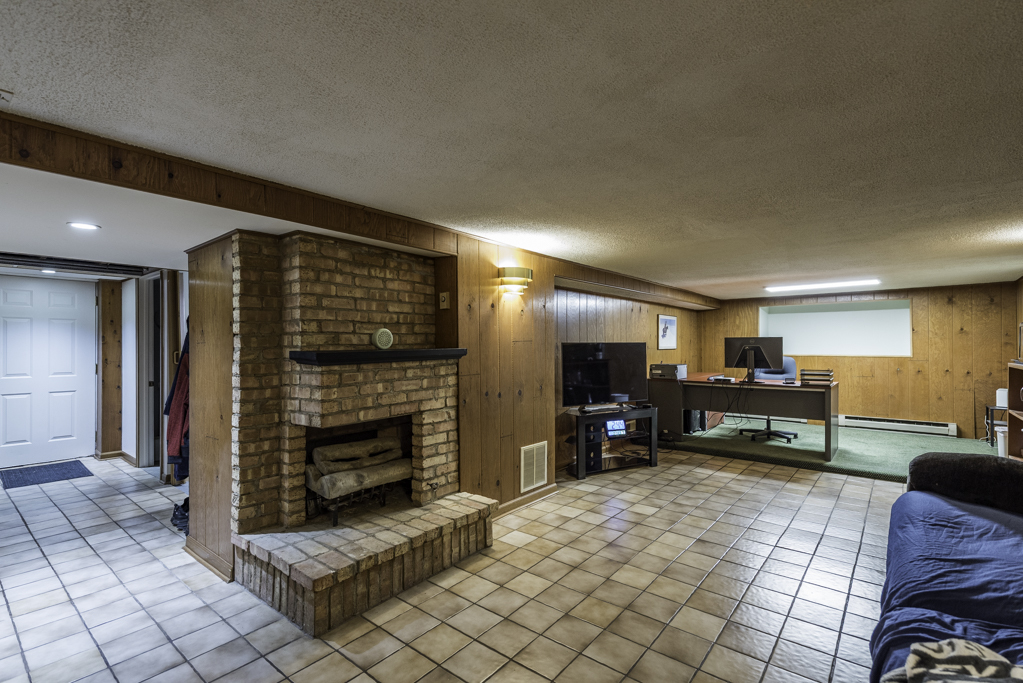 38176 N De Woody Road, Beach Park, IL 60087