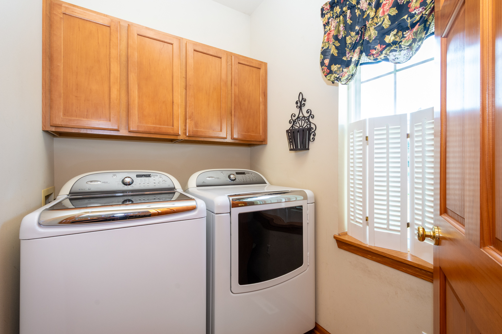 636 Cherrywood Drive, Waterford, WI 53185