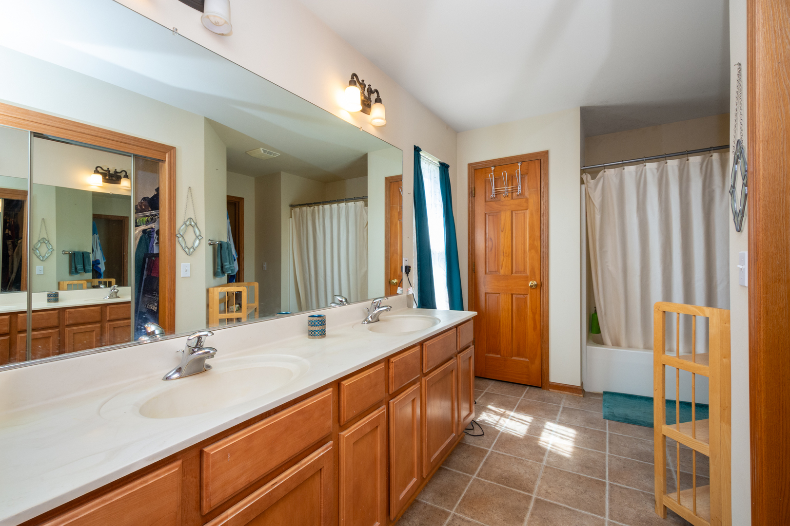 636 Cherrywood Drive, Waterford, WI 53185