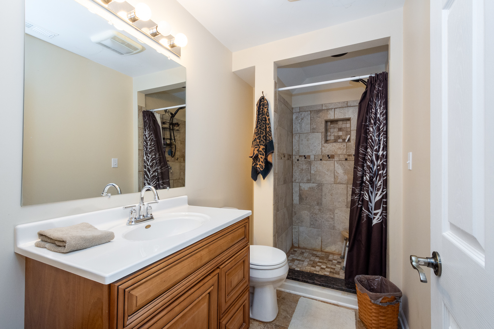 636 Cherrywood Drive, Waterford, WI 53185