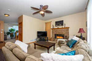 636 Cherrywood Drive, Waterford, WI 53185