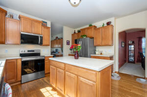 636 Cherrywood Drive, Waterford, WI 53185