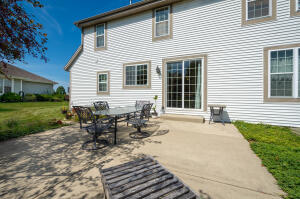 636 Cherrywood Drive, Waterford, WI 53185