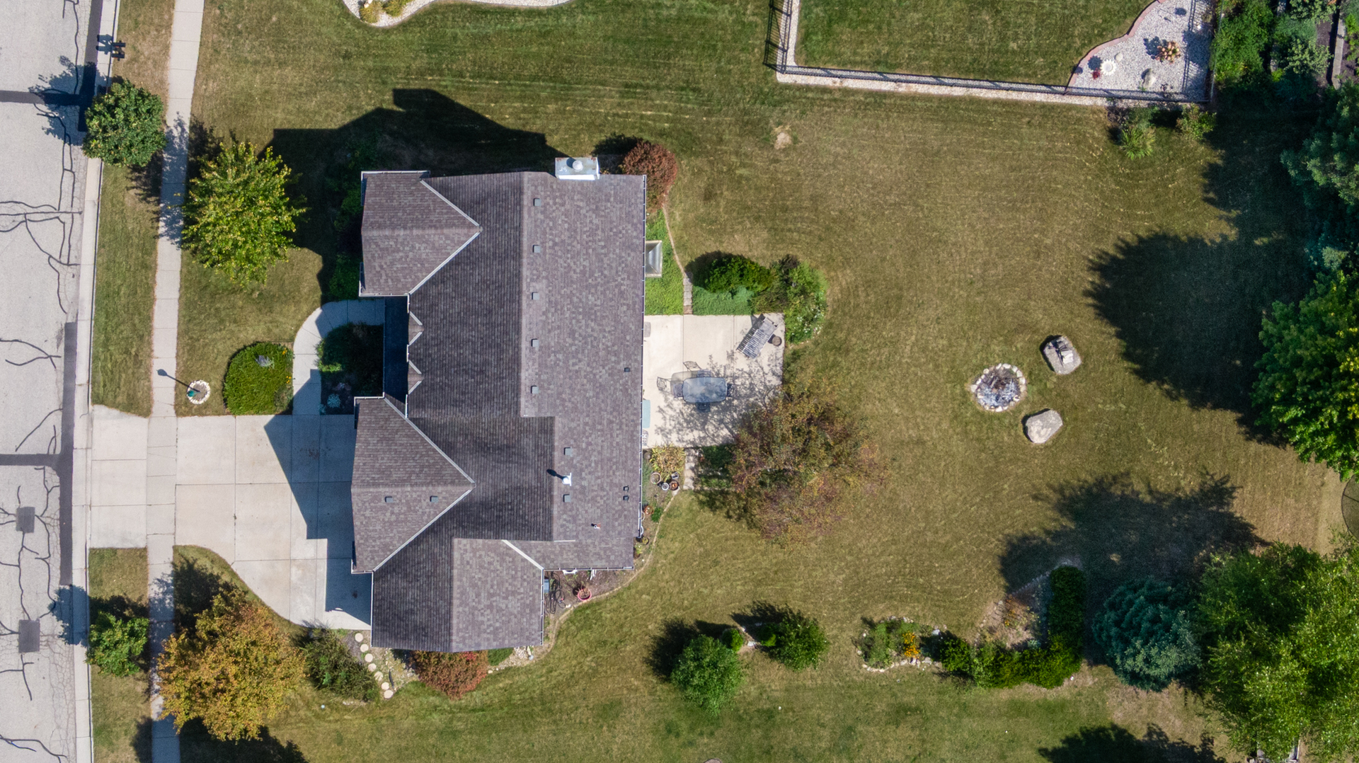 636 Cherrywood Drive, Waterford, WI 53185