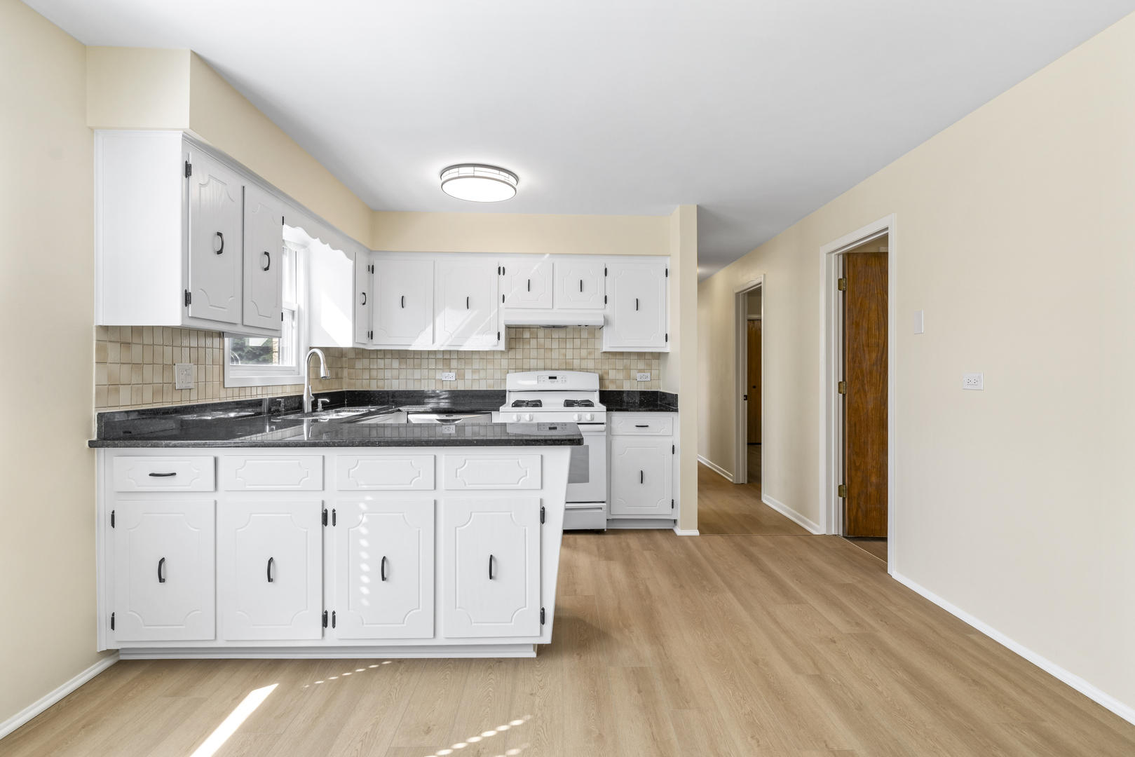 6617 N Northwest Highway #3, Chicago, IL 60631