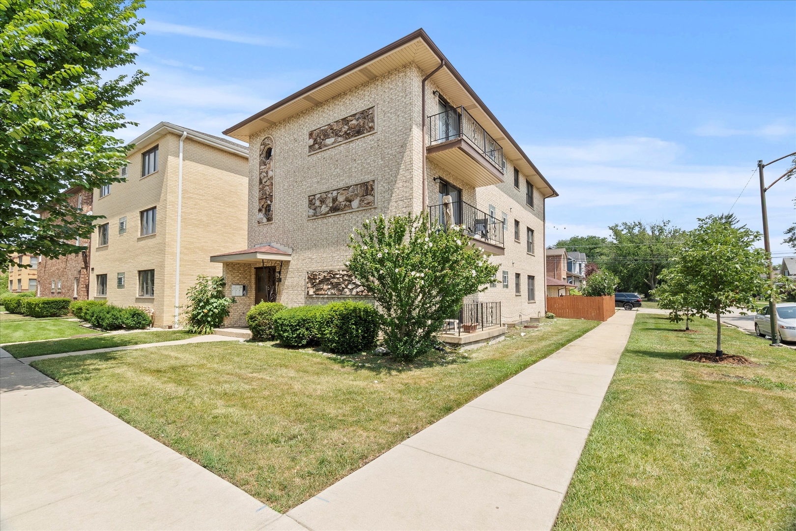 6617 N Northwest Highway #3, Chicago, IL 60631