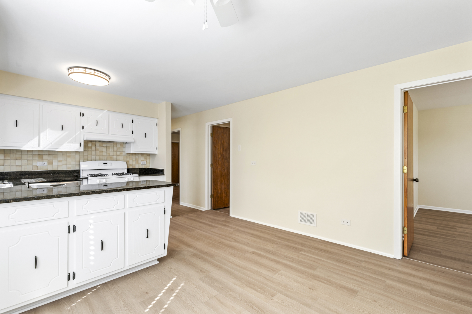6617 N Northwest Highway #3, Chicago, IL 60631