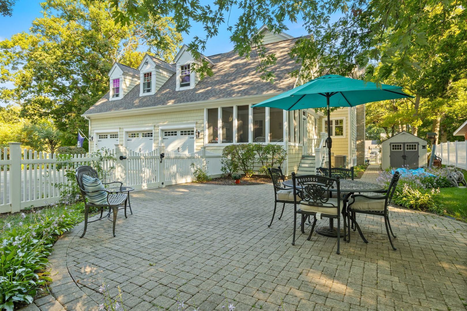 27w773 Beecher Avenue, Winfield, IL 60190