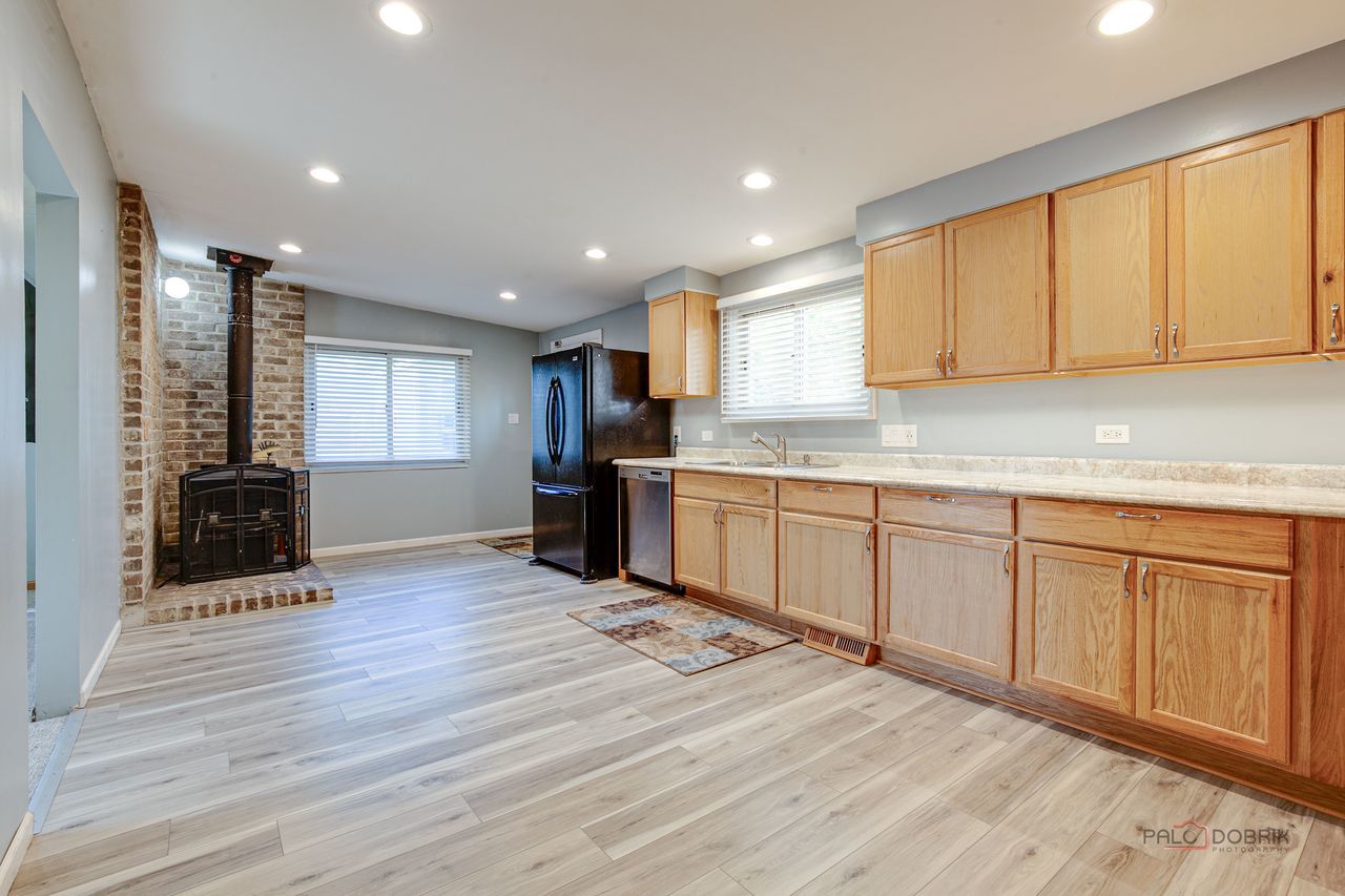 304 E Willow Drive, Round Lake Park, IL 60073