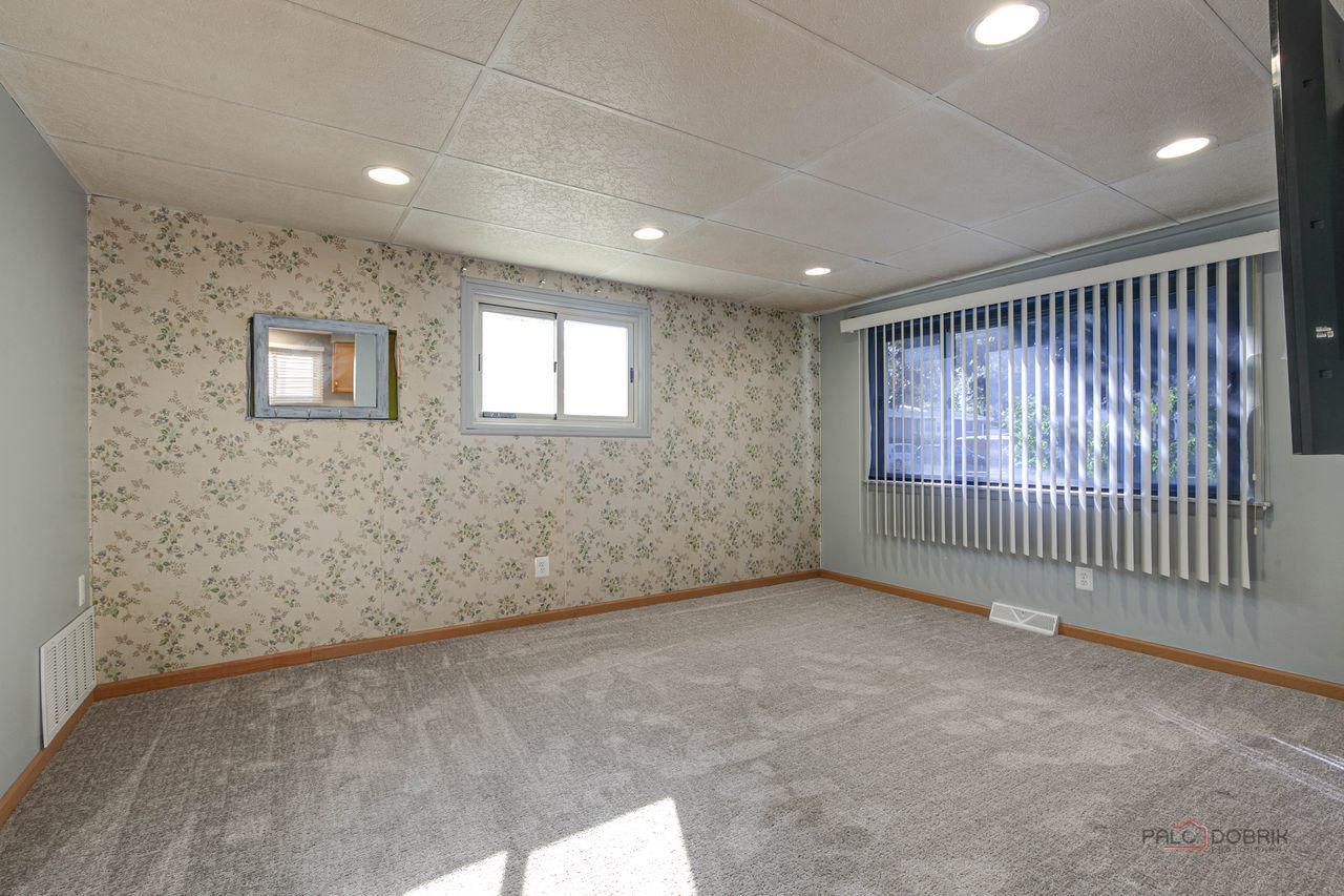 304 E Willow Drive, Round Lake Park, IL 60073