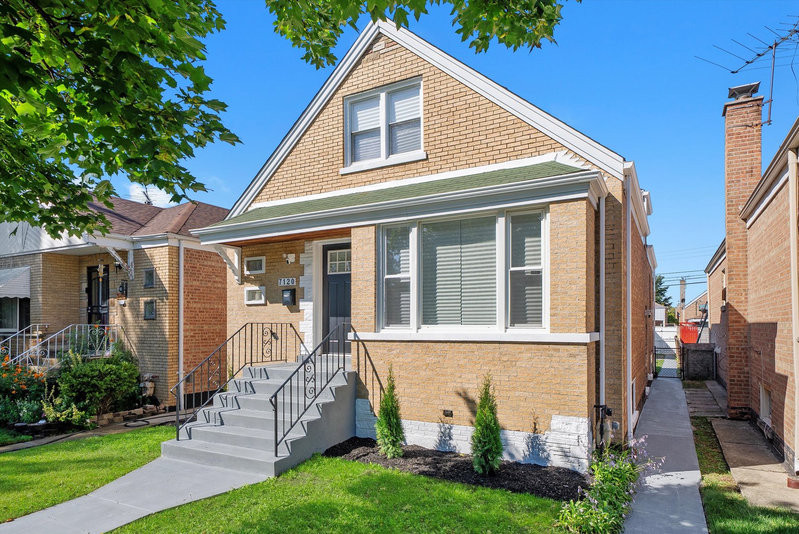 7120 S Lawndale Avenue, Chicago, IL 60629