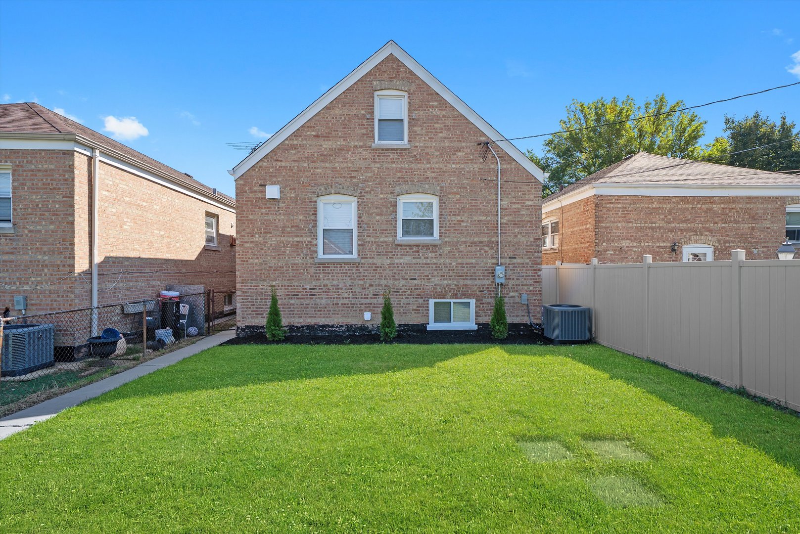 7120 S Lawndale Avenue, Chicago, IL 60629