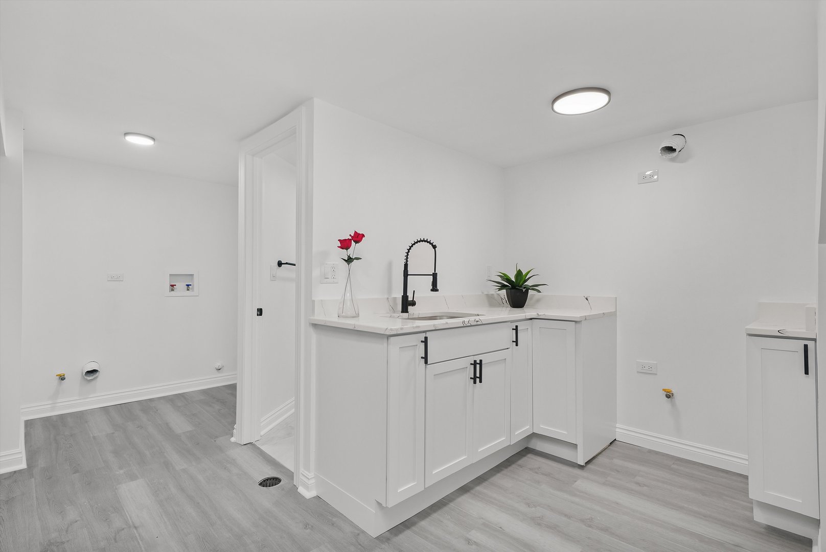 7120 S Lawndale Avenue, Chicago, IL 60629