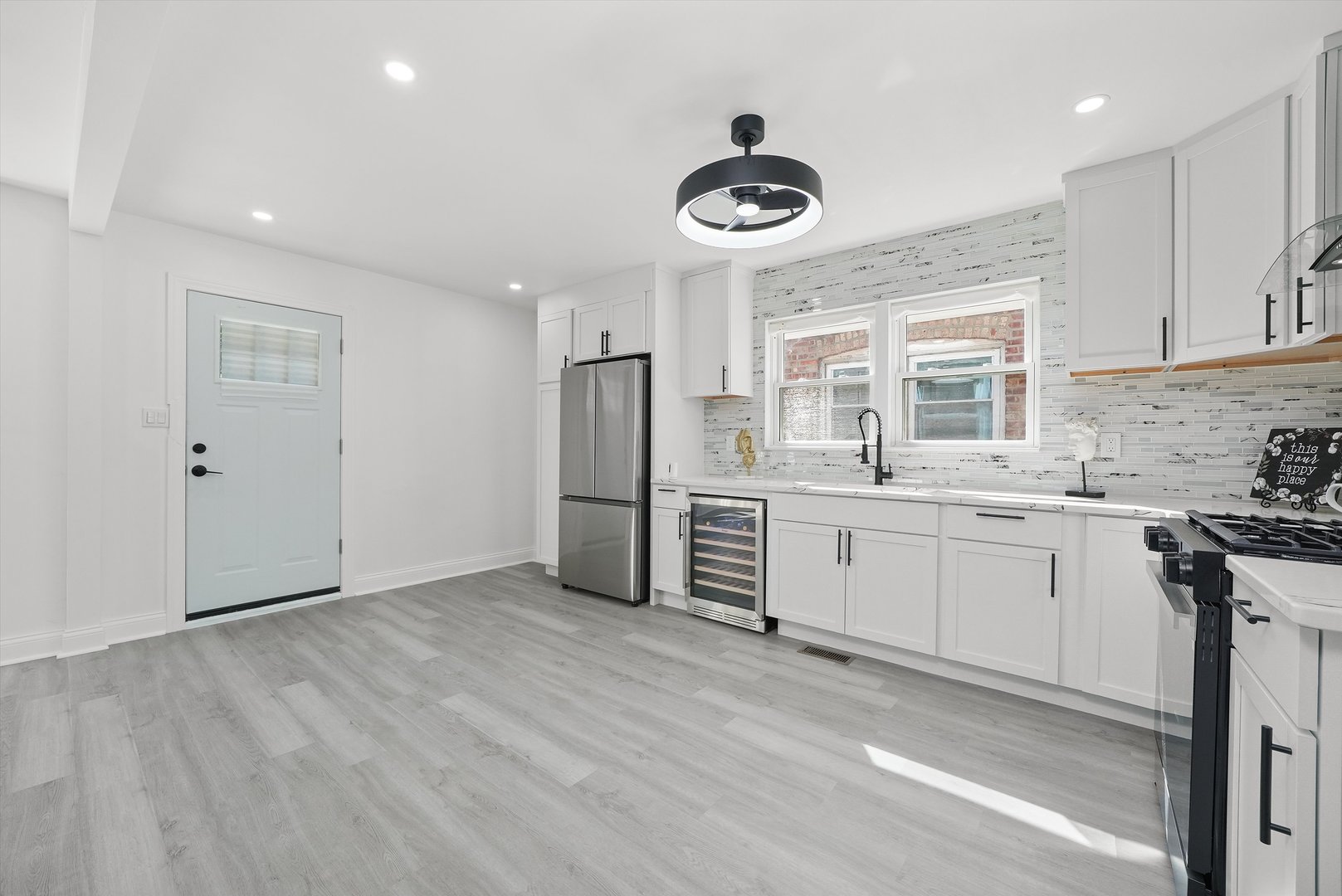 7120 S Lawndale Avenue, Chicago, IL 60629