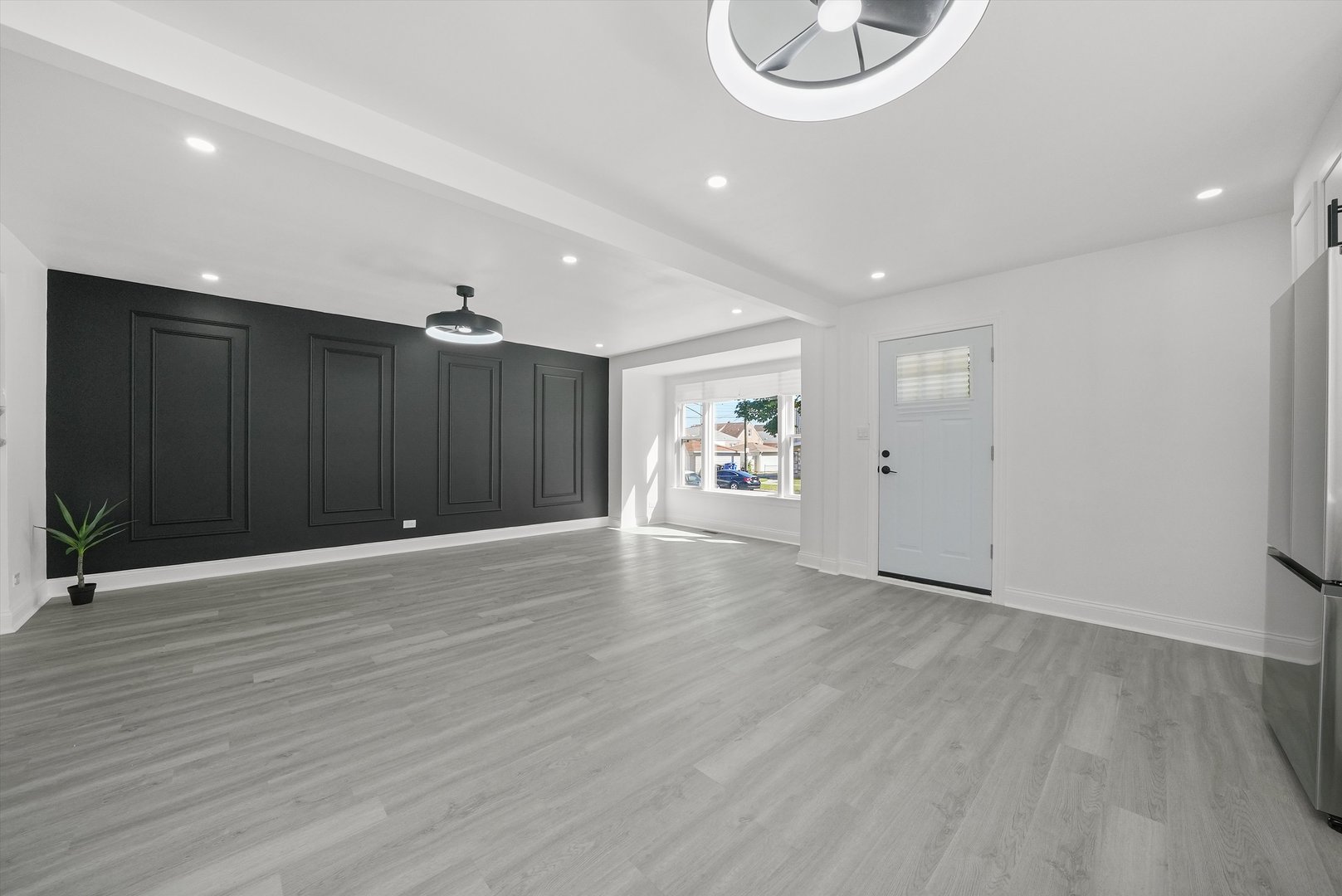 7120 S Lawndale Avenue, Chicago, IL 60629